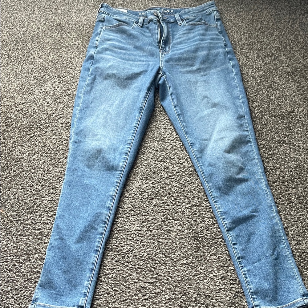 American Eagle Outfitters Light Blue Skinny Jeans. Worn once